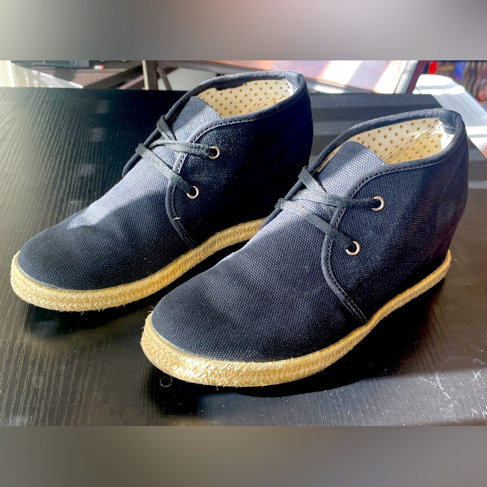 Canvas wedges
